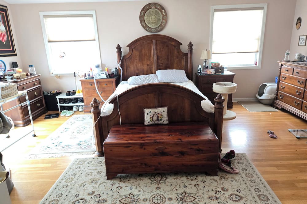 Massapequa House | RYDER CUP RENTAL AVAILABLE 9/14-10/5 MINIMUM 8 DAYS NEAR TO COURSE 7.3MI.