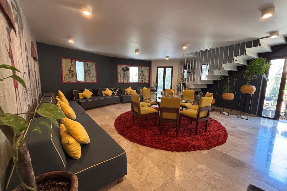 Santeagueda Apartment | Luxury Duplex in the Heart of Val'Quirico!