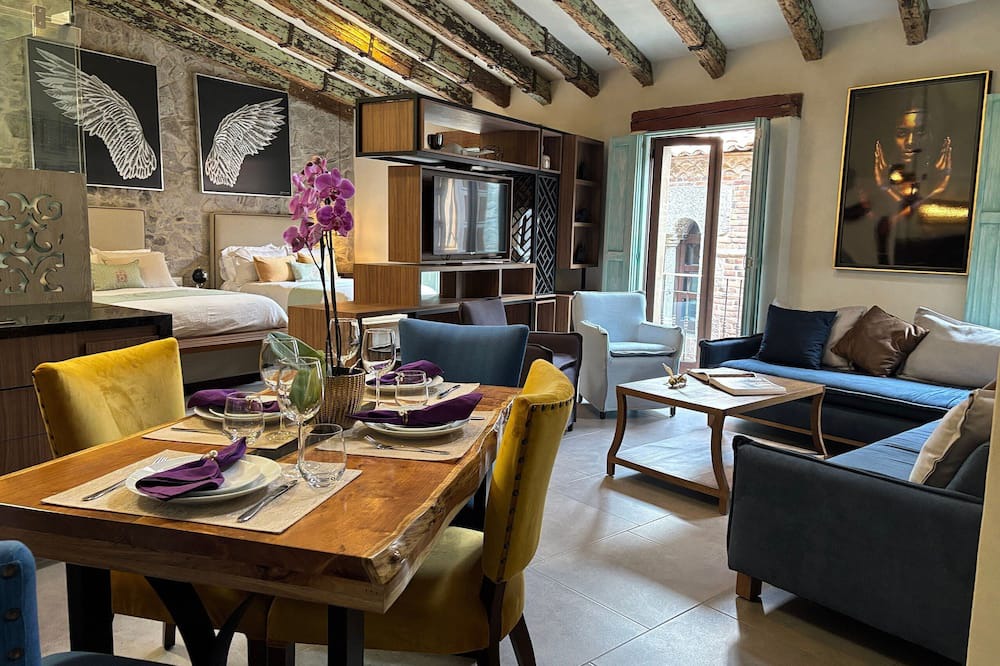 Santeagueda Apartment | Castello di Carlo - Carlo Magno III Apartment
