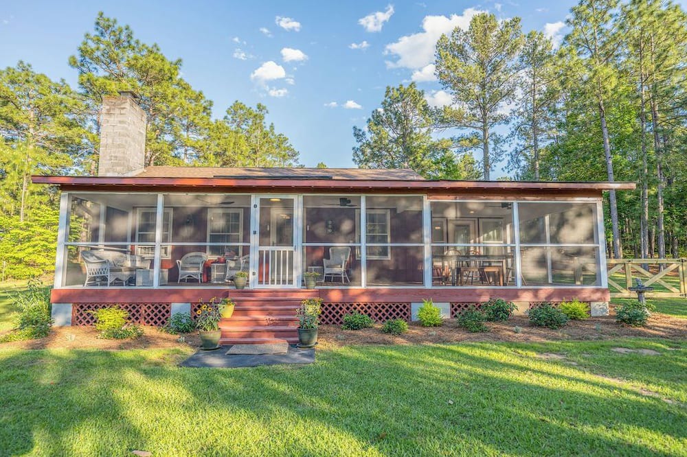 Spring Hill Cottage | Loch Haven on Harris -Vintage Lakefront Cottage on 20 Private Acres w/Pond