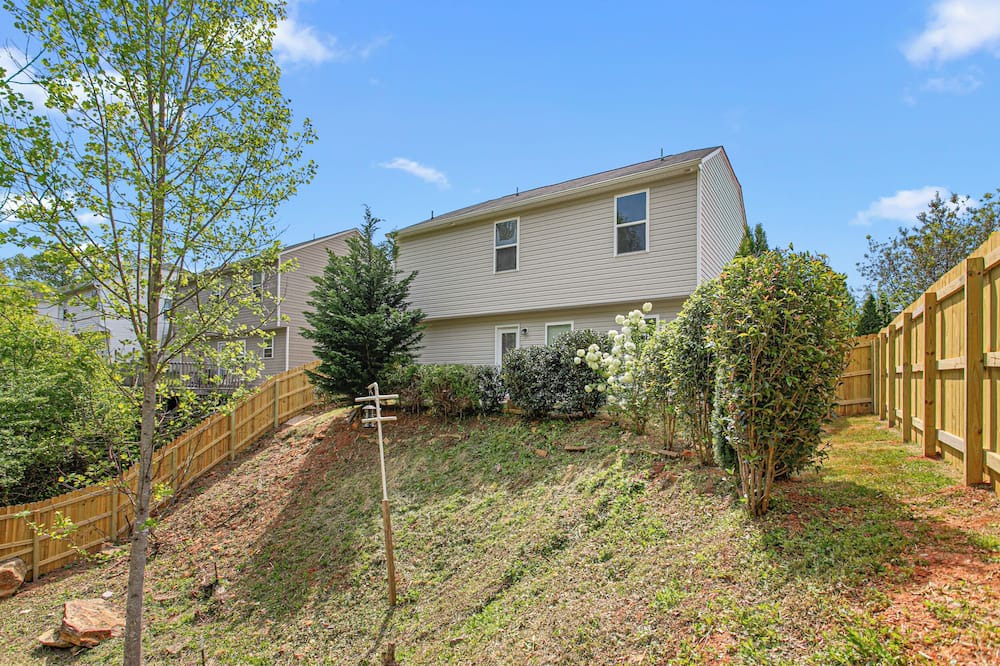 Mebane House | Quiet Suburban Stay w/Parking