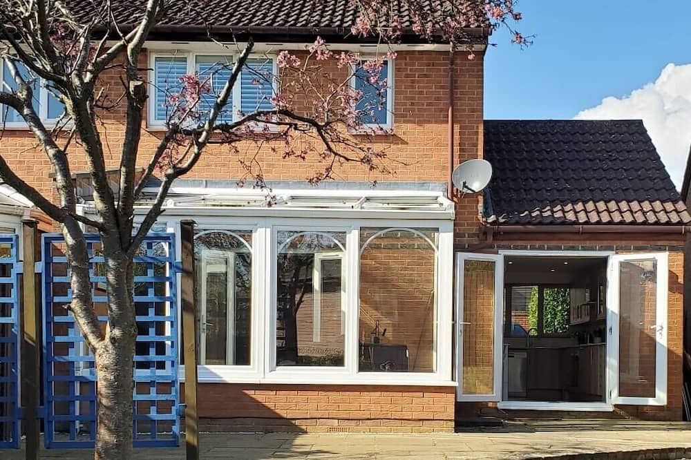 Reading House | The Twyford Hideaway - Close to Twyford Train Station & Recently Renovated