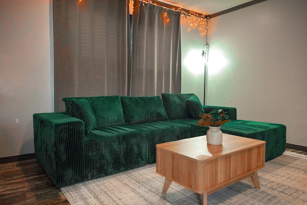 Sherman House | NEW Family/worker friendly, 500Mb, WD, Netflix, More photos coming soon!