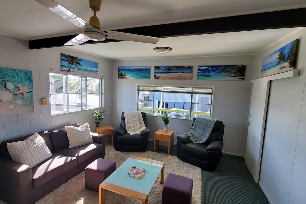 St Helens Beach House | Serene St Helens Beach affordable. Multi Families. Crabbing, fishing & relax.