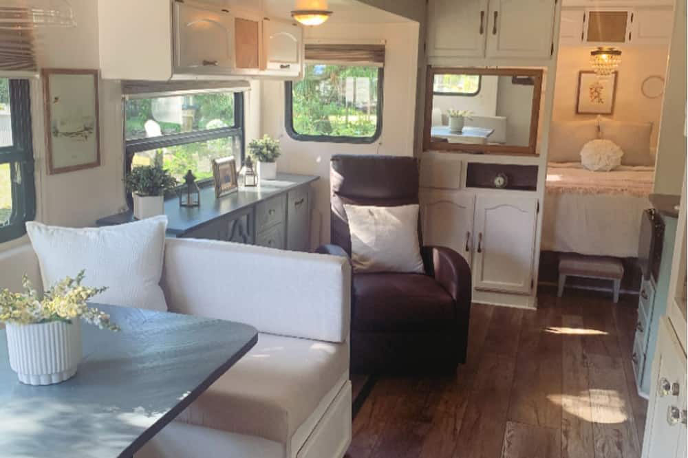 Pomona Park House | Charming Renovated RV Tiny Home Retreat in Pomona Park