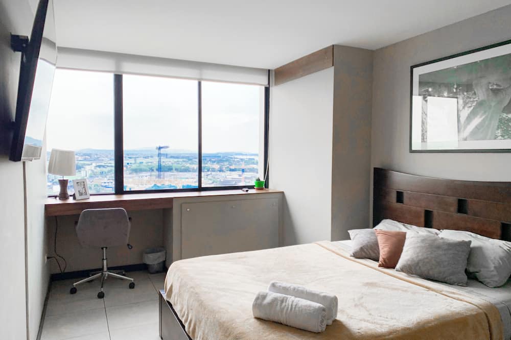 Puerto Santa Ana Apartment | Cozy 1-bedroom apartment with WiFi, AC & wonderfull views in lovely Guayaquil
