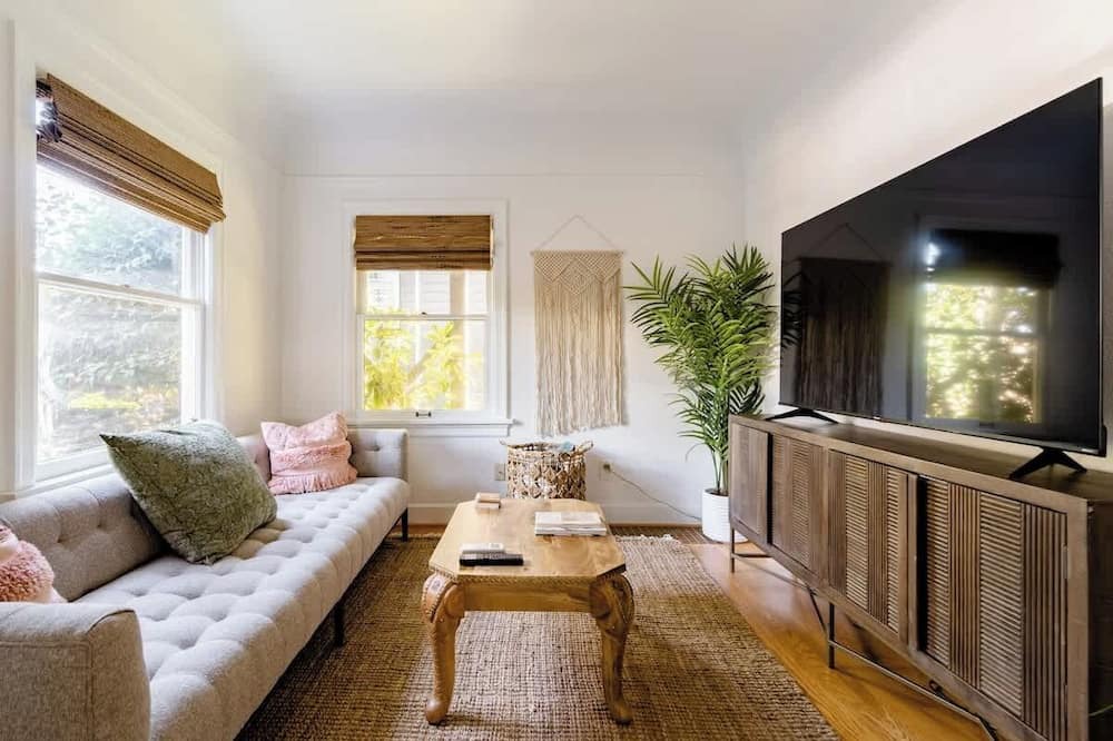 Hosford-Abernethy House | The Ladd's Addition Bohemian Dream ~ 95 WalkScore