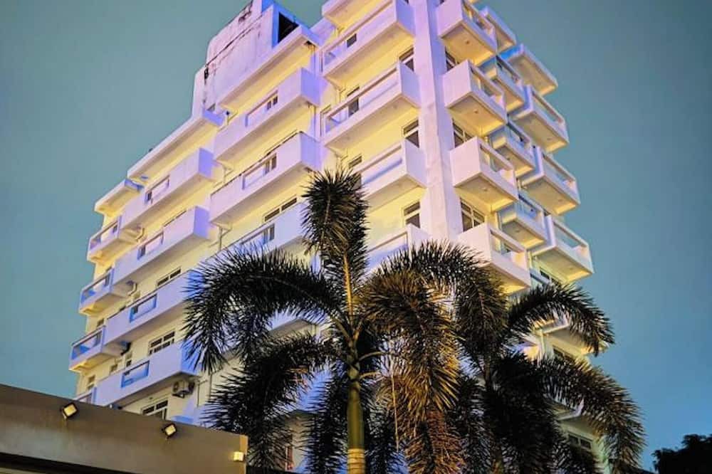 Wellawatte Condo | Modern condo in the heart of Colombo city, minutes away from Wellawatte Beach