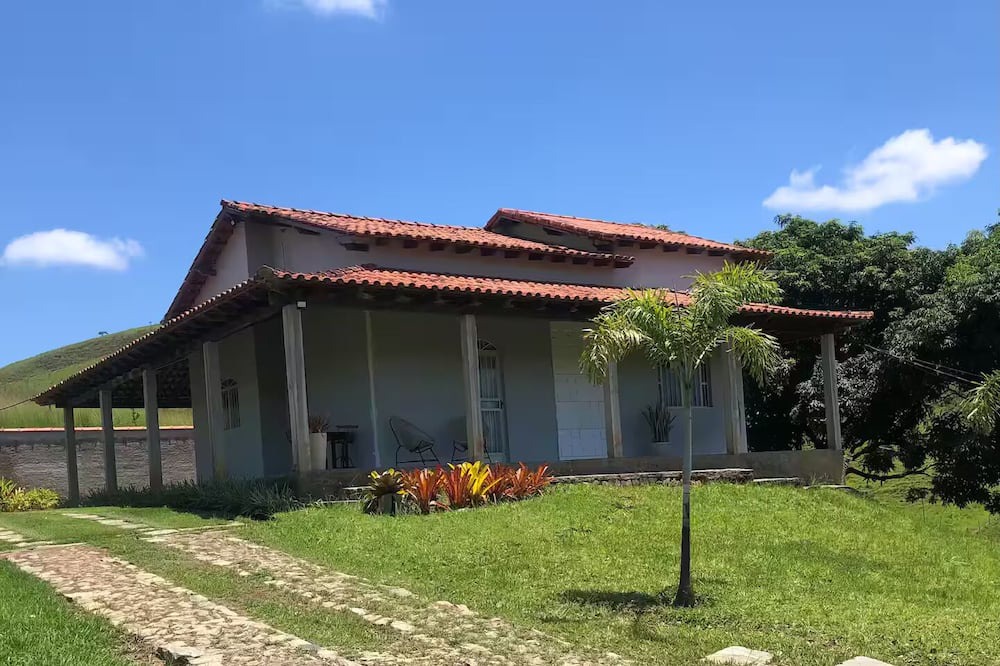 Paraiba do Sul House | House in Paraíba do Sul, on BR 393