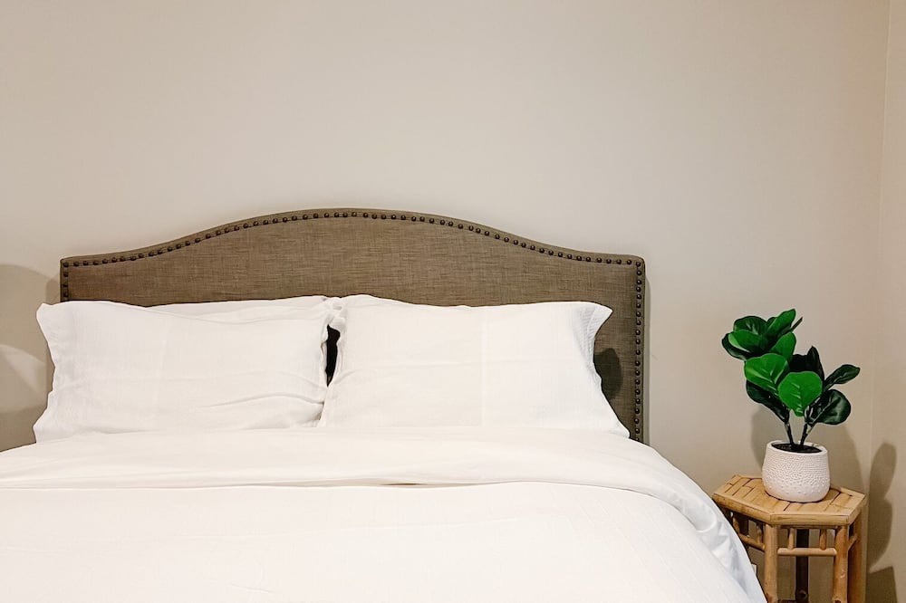 Shawnigan Lake Apartment | Shawnigan Lake Studio Oasis