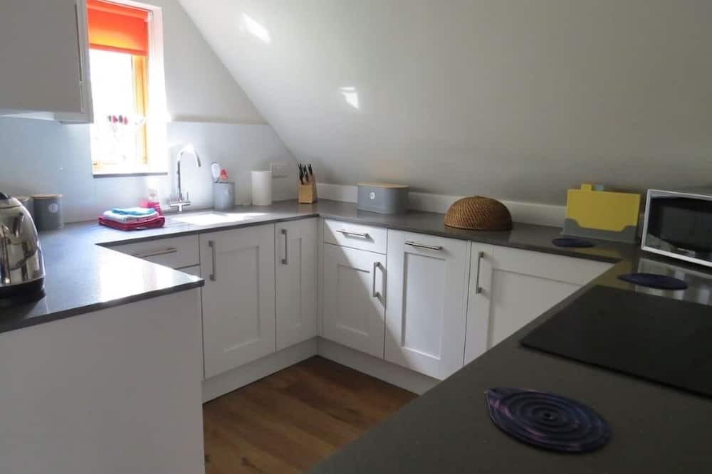 Horringer Apartment | Charming 1-bedroom Cart Lodge in Horringer close to Bury St Edmunds