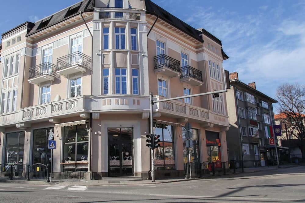 Slivek Apartment | Hotel Corner House in lovely Lovech with WiFi, AC