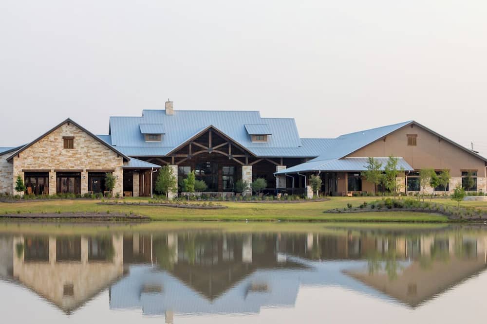 Cypress House | Modern Texas Retreat in Towne Lake – Stylish Comfort & Prime Location!