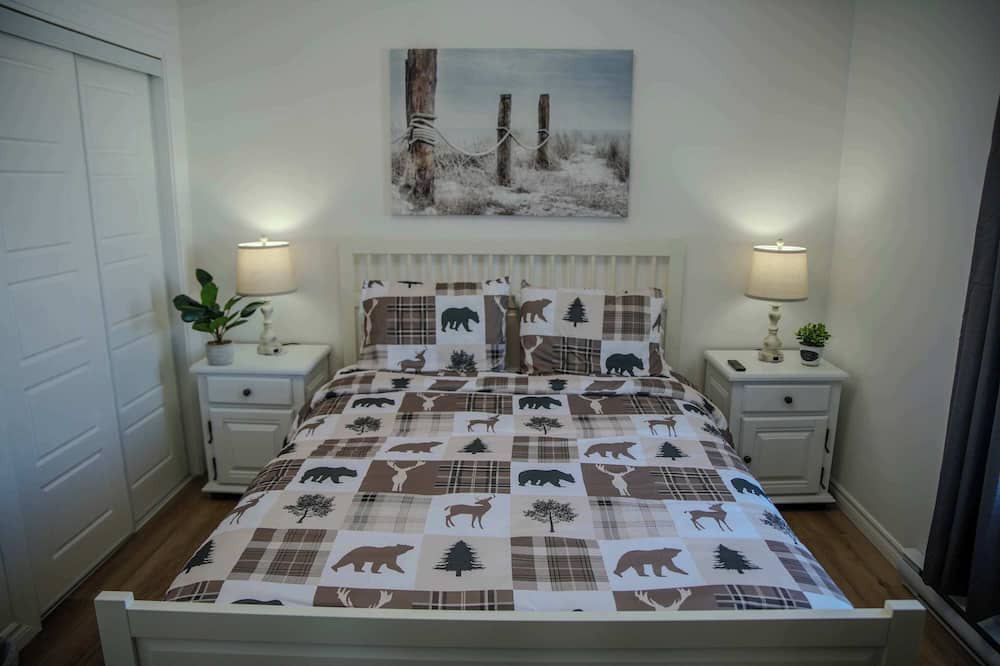 Rouyn-Noranda Apartment | L'Oasis de Nancy Summ