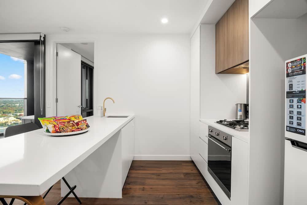 Box Hill Apartment | Luxury & Cozy Box Hill living | Shared Pool & Gym