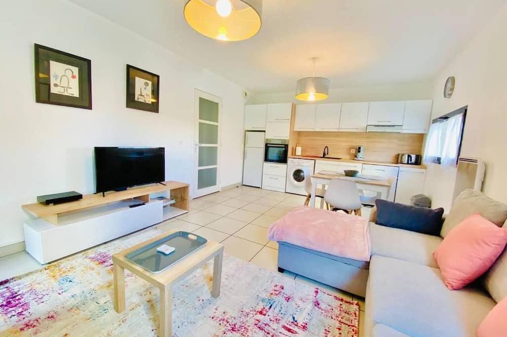 La Gare Apartment | 2-BEDROOM CITY CENTER APARTMENT WITH BALCONY AND ELEVATOR