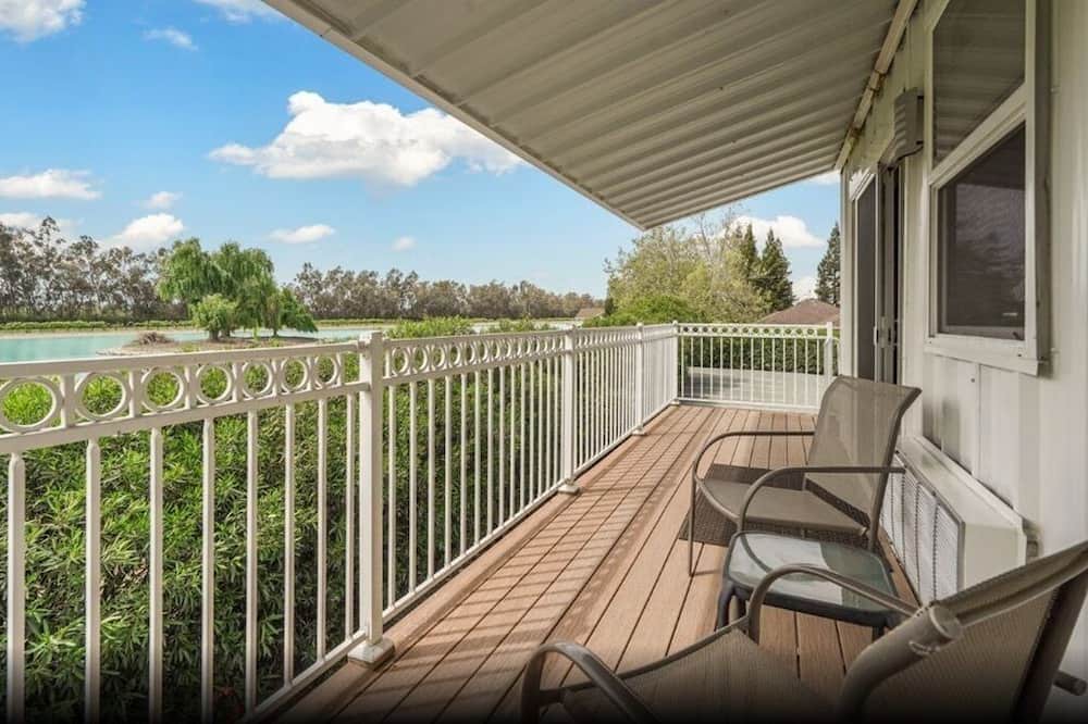 Galt House | Escape to our Lakeside Loft