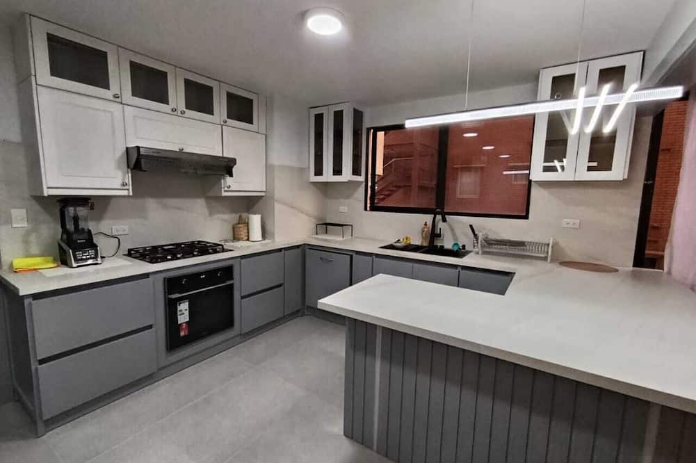 San Sebastian Apartment | Sunny spacious apartment in Cuenca