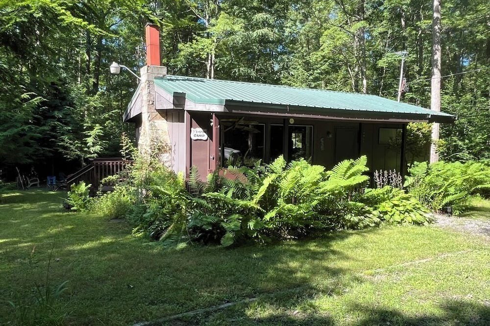 Fleming Cabin | Fantastic 2-bedroom cabin in Black Moshannon State Park. Only 20 mins from PSU!