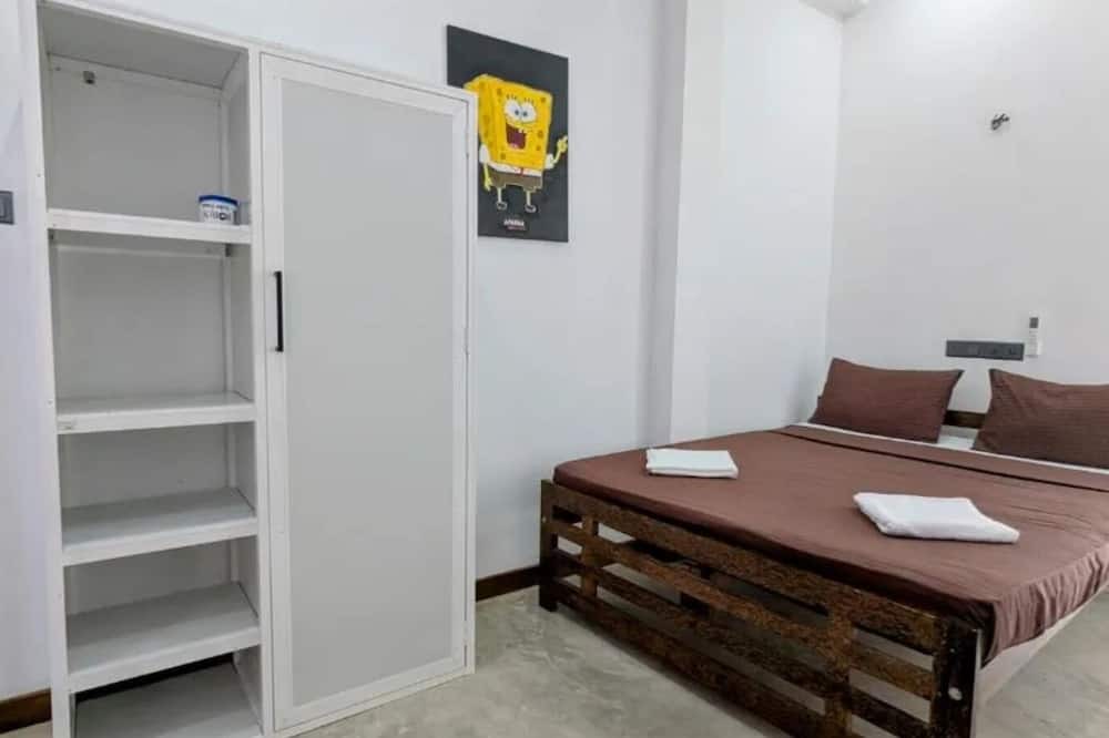 Polhena Bed & Breakfast | Skyy Villa - Budget Double Room