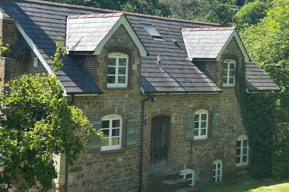Chittoe House | Enchanted Mill in Wiltshire