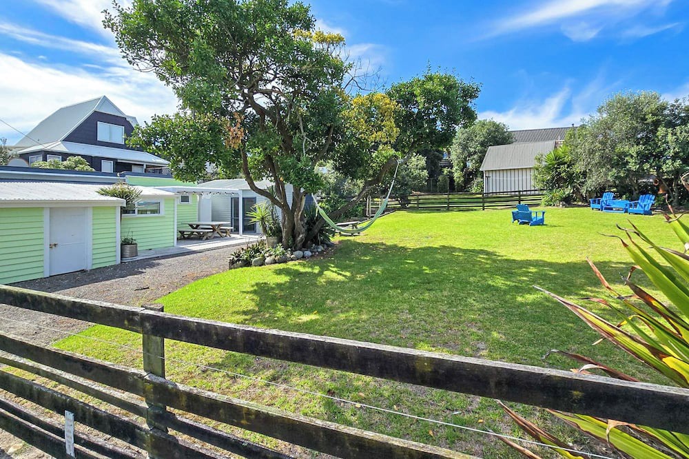 Pukehina House | Coastal Comfort