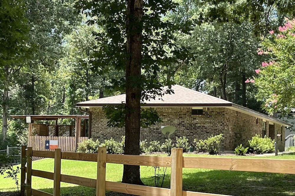 Woodville House | Comfortable 3 bdr/2 bath home with WiFi in Woodville
