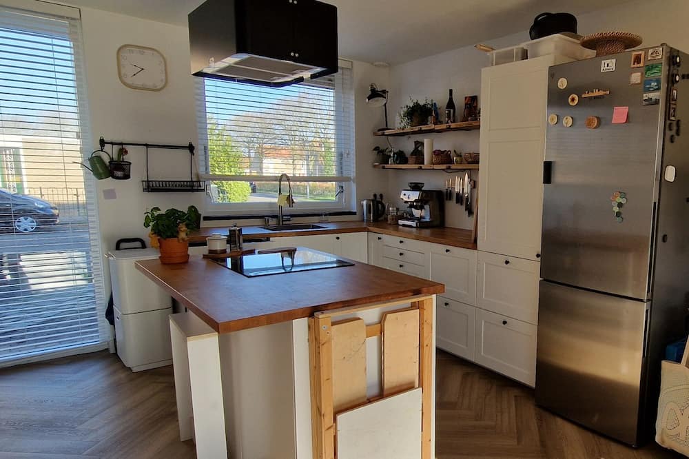 Almere Stad House | House for 5 people Almere, 20 min Amsterdam