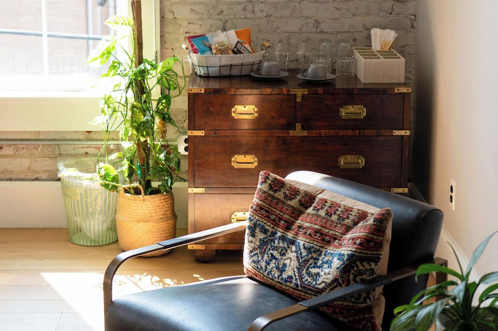 Johnstown Apartment | Cozy Industrial Chic Studio in Wonderful Johnstown, OH