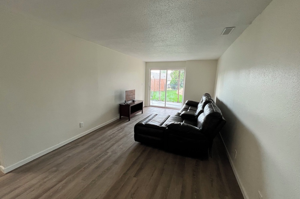 Coralville House | Charming 3-bedroom townhome in Coralville with WiFi