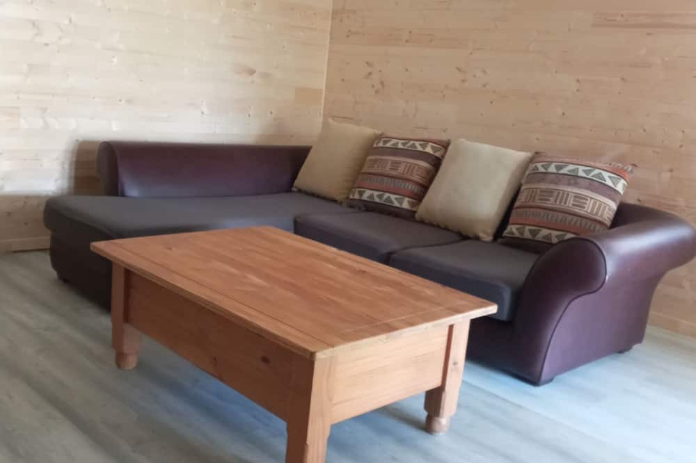 Les Sagnieres Apartment | 2 rooms with terrace and garden at the start of hiking wifi TV washing machine