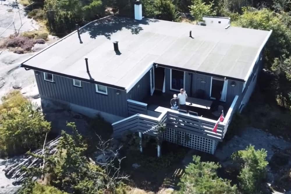 Hvaler Cabin | Cozy 11 beds Cabin Retreat in Hvaler, Norway