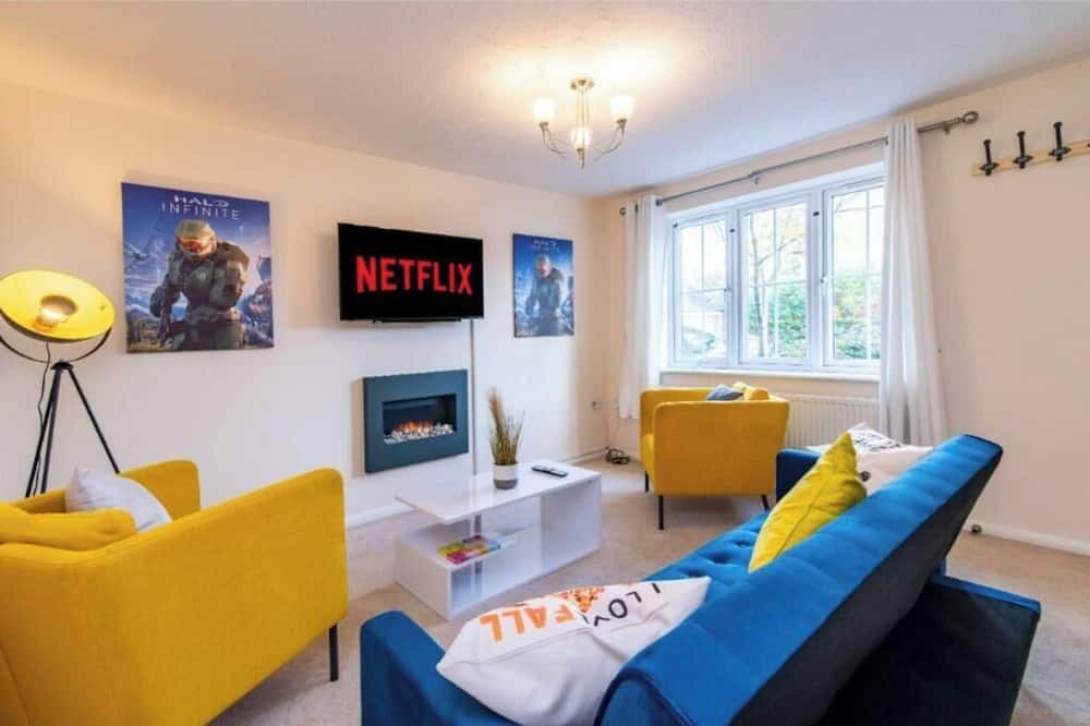 Alvaston Apartment | Pet Friendly 3 Bedroom Apartment w/Garden in Derby