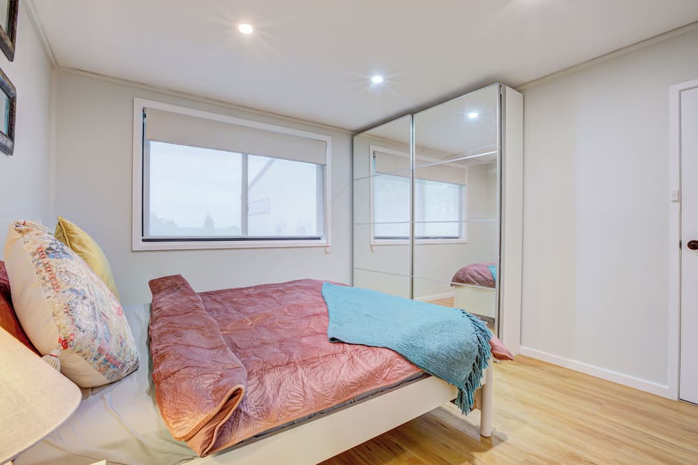 Manuka House | Luxury Modern House Near CBD