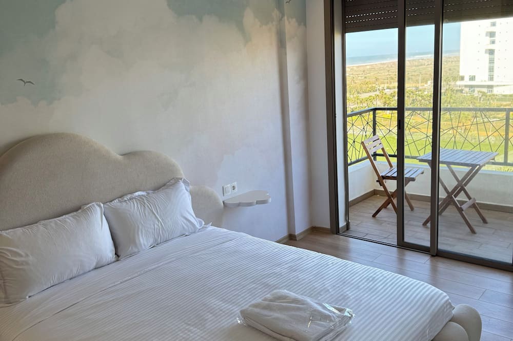 Ain Harrouda Apartment | Unbeatable view of the park/beach - Comfort and tranquility nearby