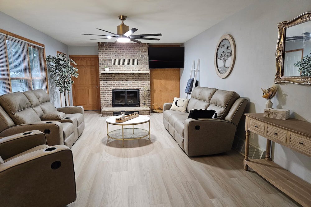 Waterloo House | Welcome to Olympic Taj MahalnSpacious house, in marvelous Waterloo
