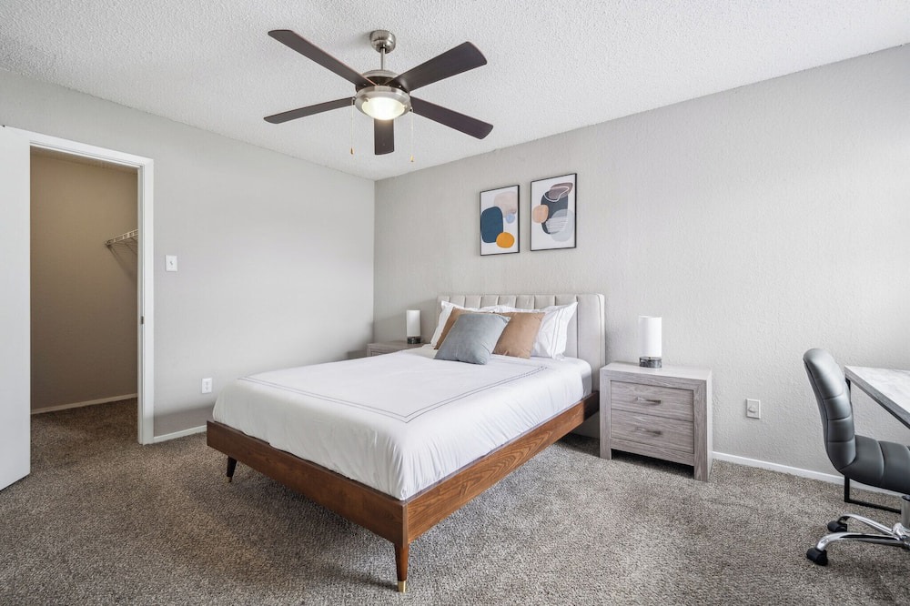 Bedford Apartment | 3001 Crystal Springs 1214 I Spacious 2 Bed 1 Bath