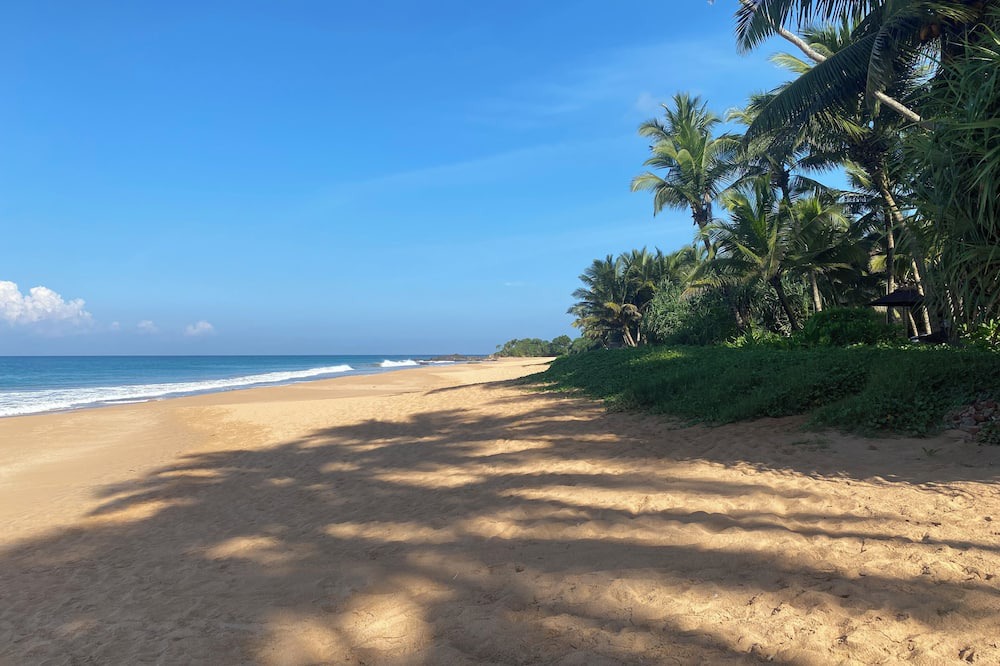 Maha Induruwa Villa | Beachfront Family Getaway – Relax and Enjoy Safe, Fun-filled Days by the Sea