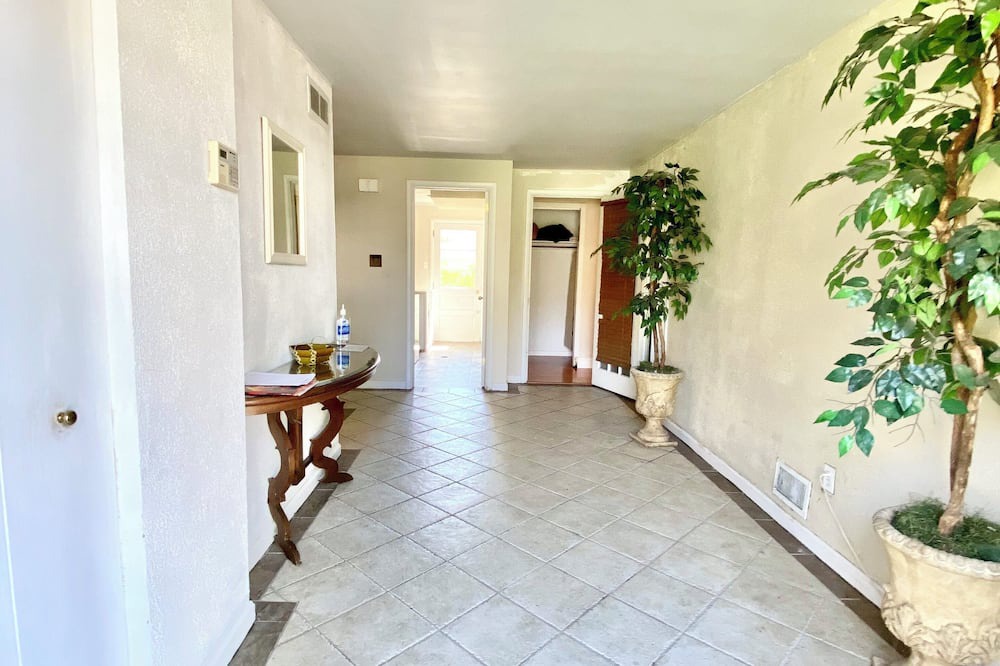 Wilmington House | Spacious 5-bedroom house in welcoming Wilmington with WiFi, AC, Large Yard