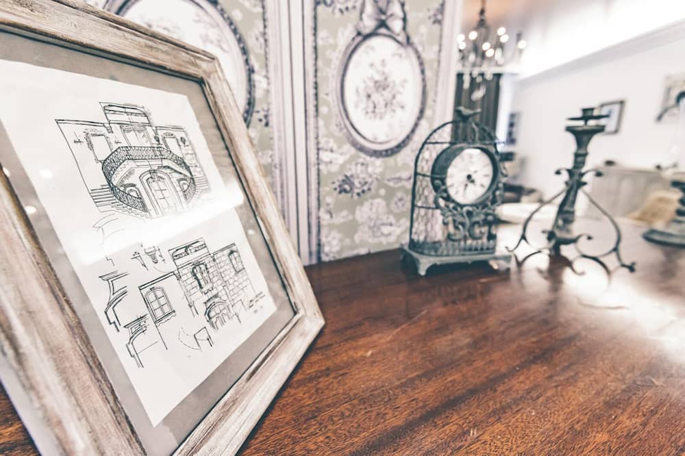 Epernay Apartment | Dolce Vita downtown in a quiet street for sipping champagne