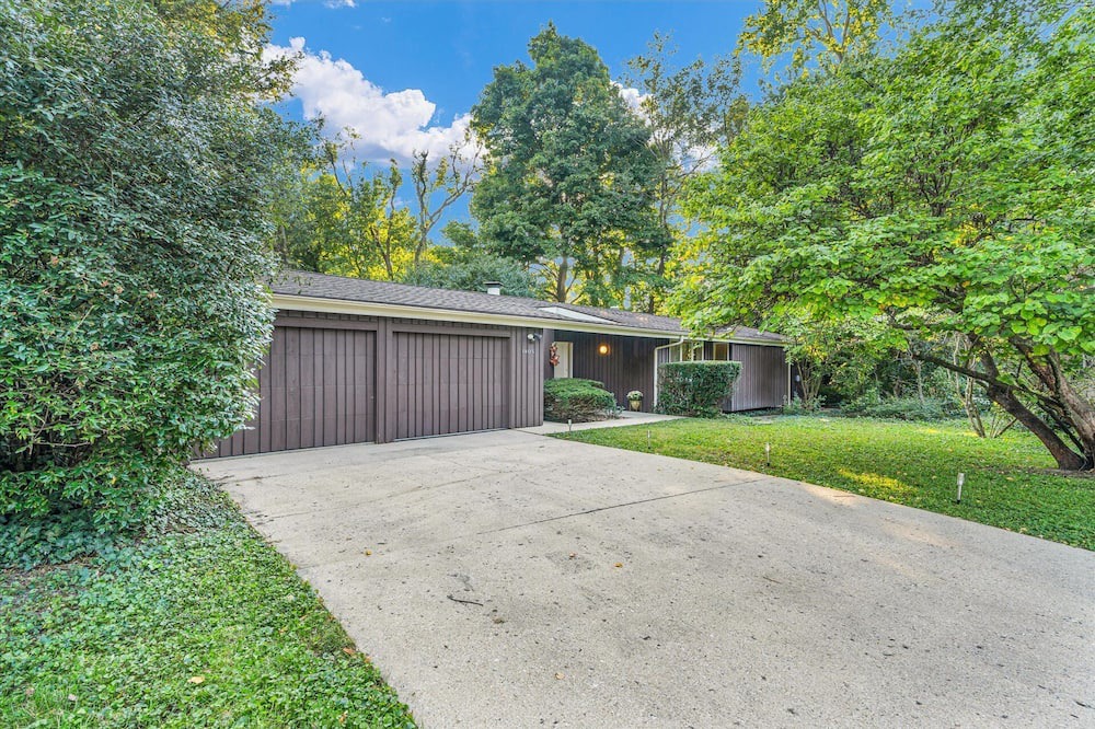 Urbana House | Incredible Mid-Century home in premium location