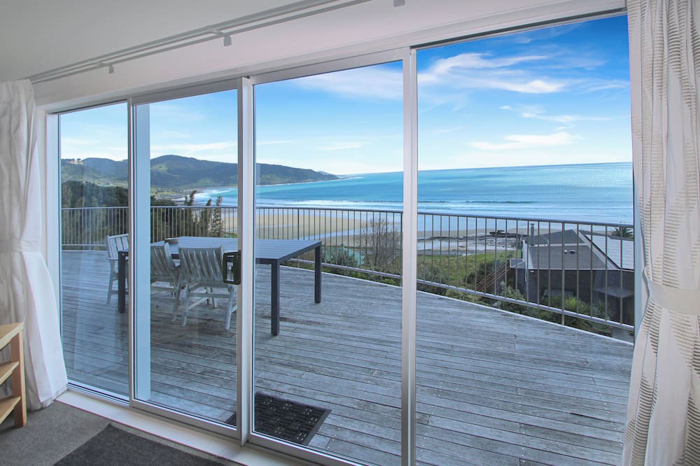 Ahipara Apartment | Mokorau Apartments Apartment 2 Spacious, clean