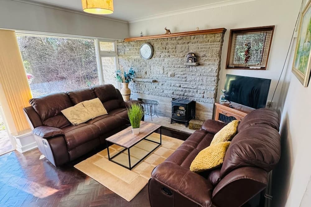 Langstone House | Bryn Gwyn Lodge