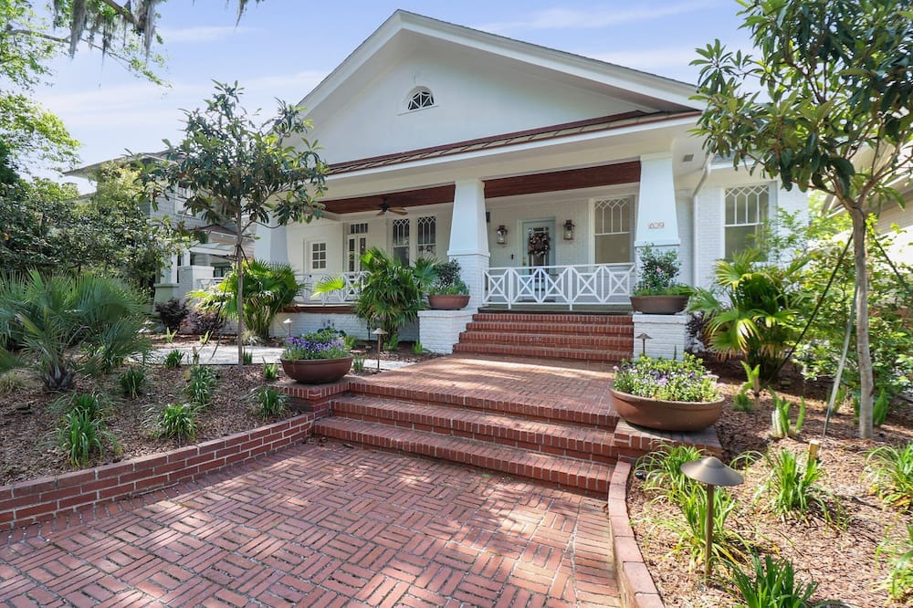 Midtown House | Renovated Exquisite Ardsley Park Home by Lucky Savannah