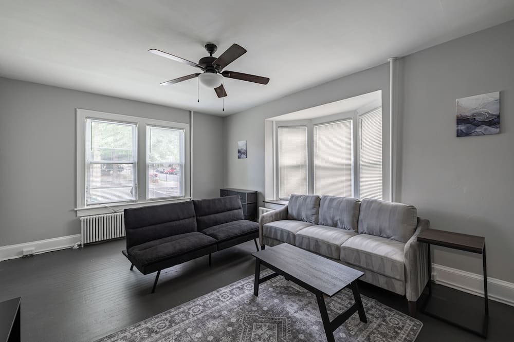 Trinidad Apartment | Central Cozy 2BR Apartment in DC with Parking