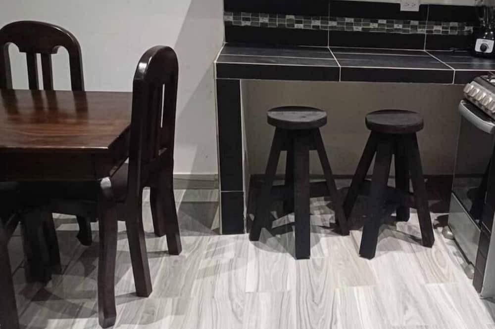 Retalhuleu House | Well-equipped house, court, A/C, +Pets