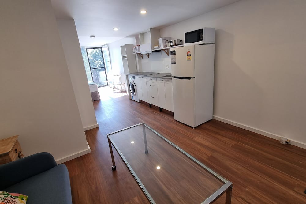 Surrey Downs Apartment | Footy Favourite - Gather Round Perfection