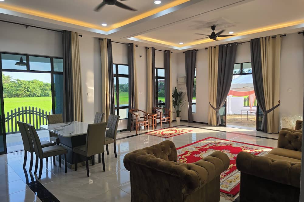 Kota Bharu House | Homestay AH Binjai