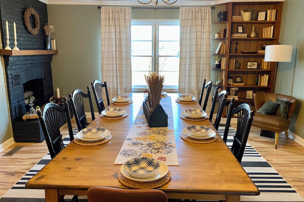 Rockbridge Baths Other | 3-Bdrm Farmhouse w/Great Mountain Views