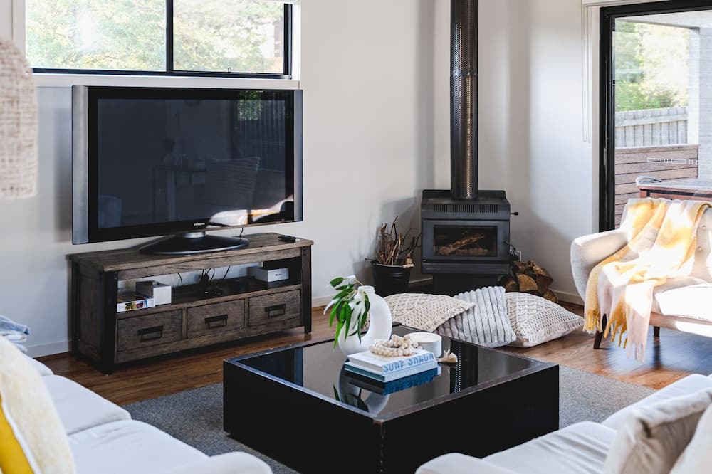 Coronet Bay House | Ripples in Coronet Bay